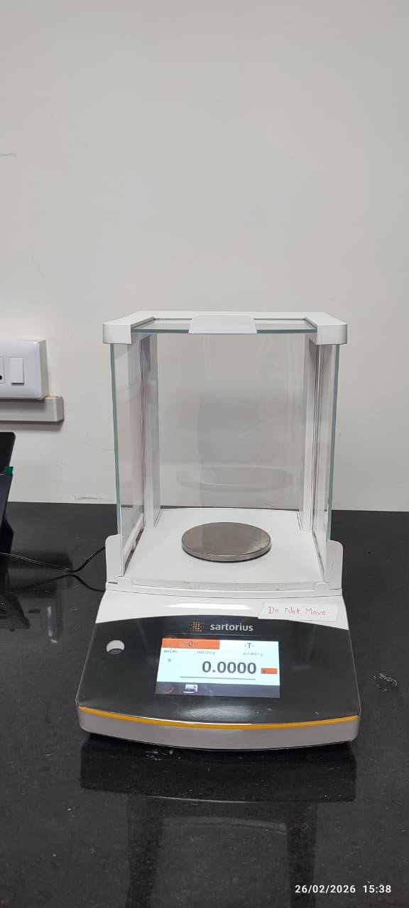 Electronic balance (4 digit)