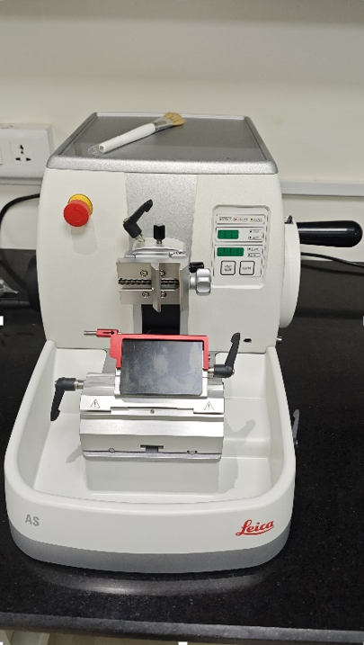 Leica Microtome 